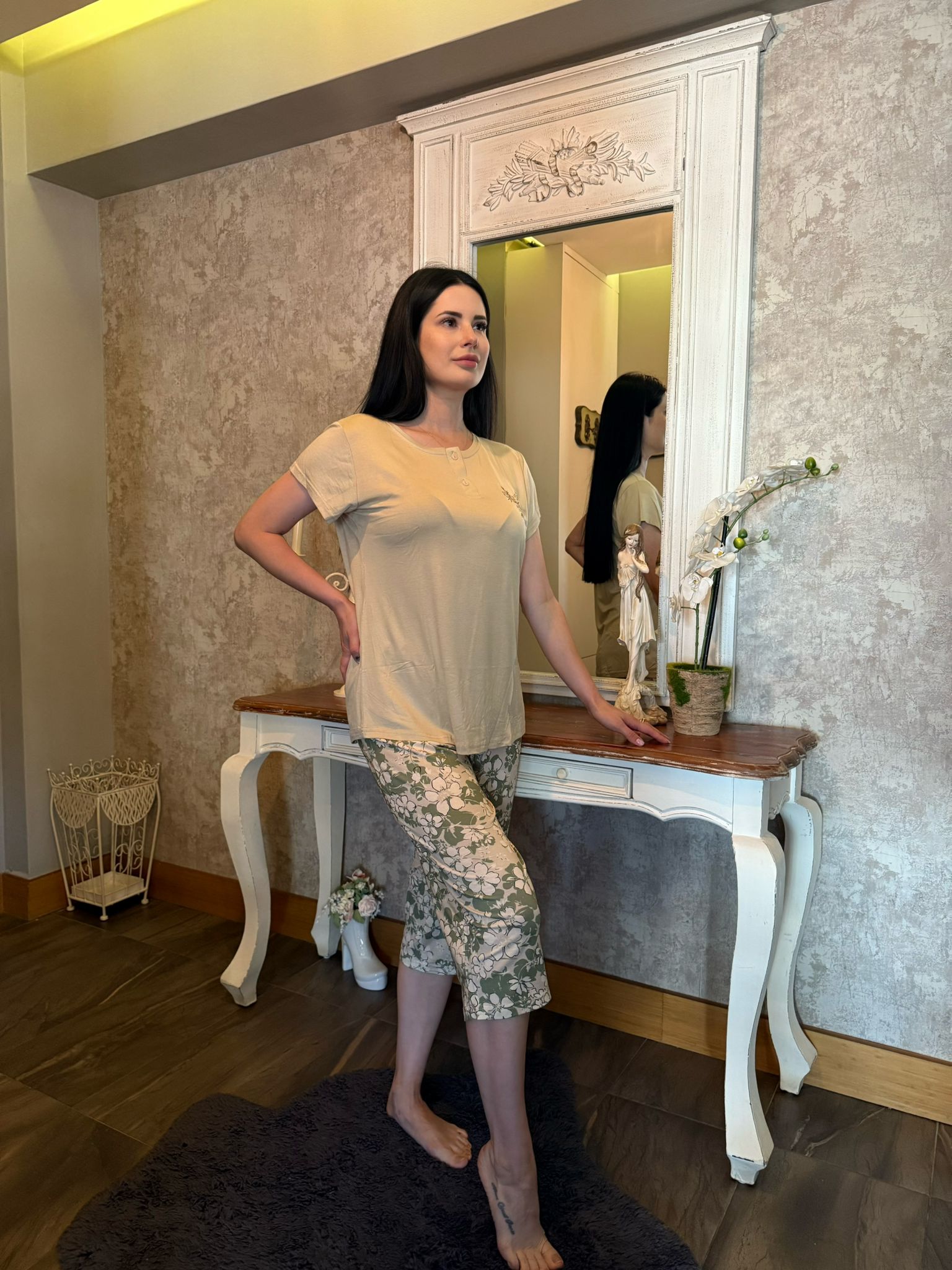 Çiçek Desenli Kapri Pijama Takımı - Görsel 2