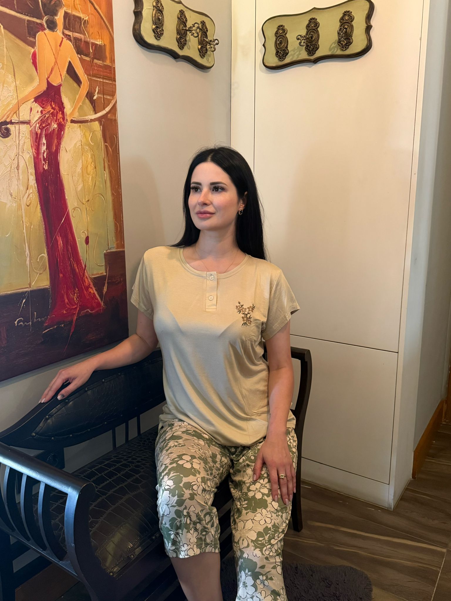 Çiçek Desenli Kapri Pijama Takımı - Görsel 3