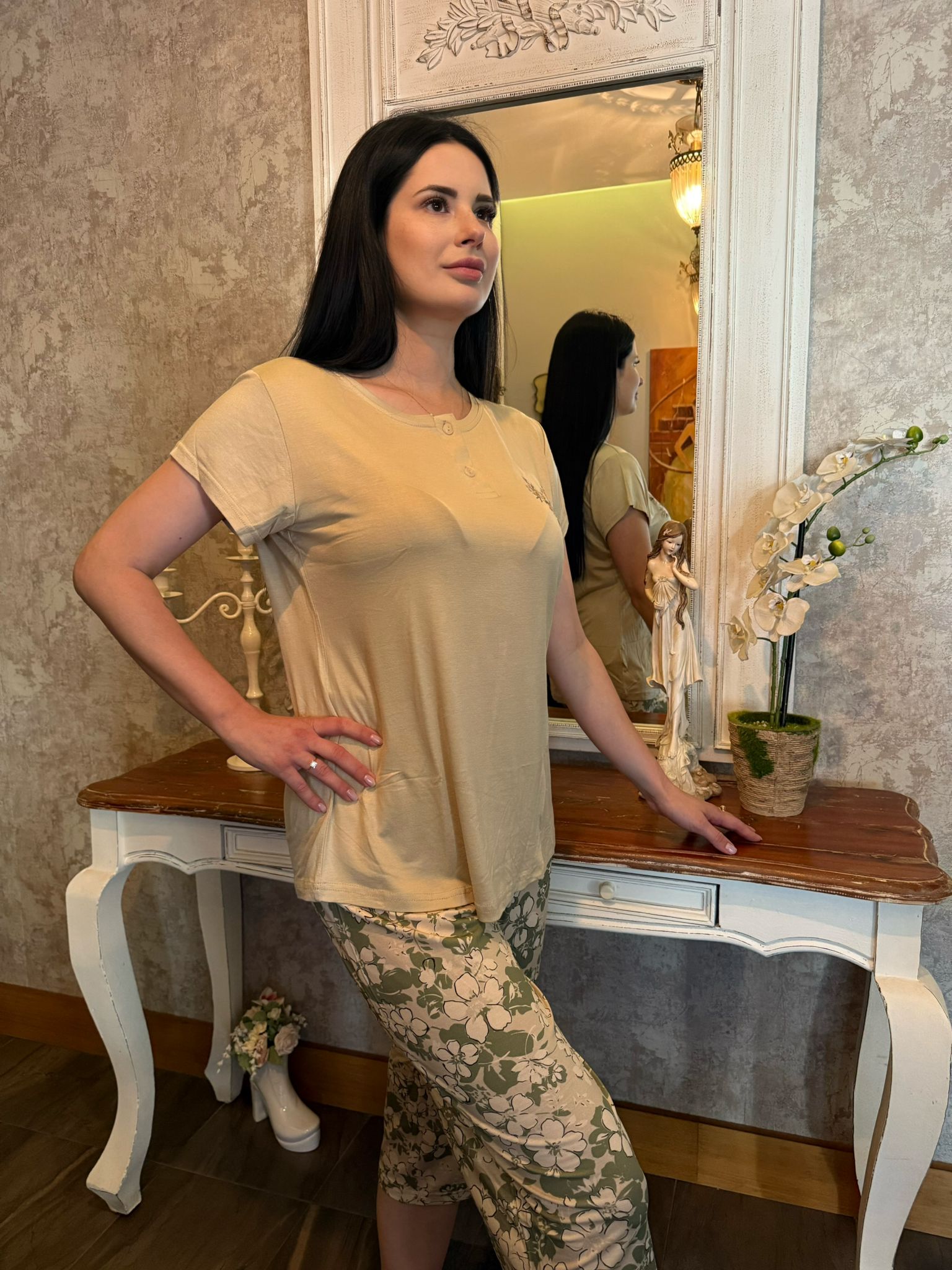 Çiçek Desenli Kapri Pijama Takımı - Görsel 4