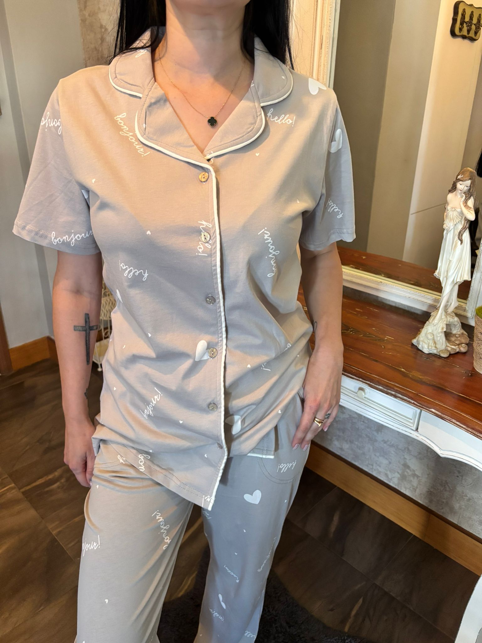 Kalp Dokunuşu | Süprem Kumaş Önden Düğmeli Pijama Takımı –