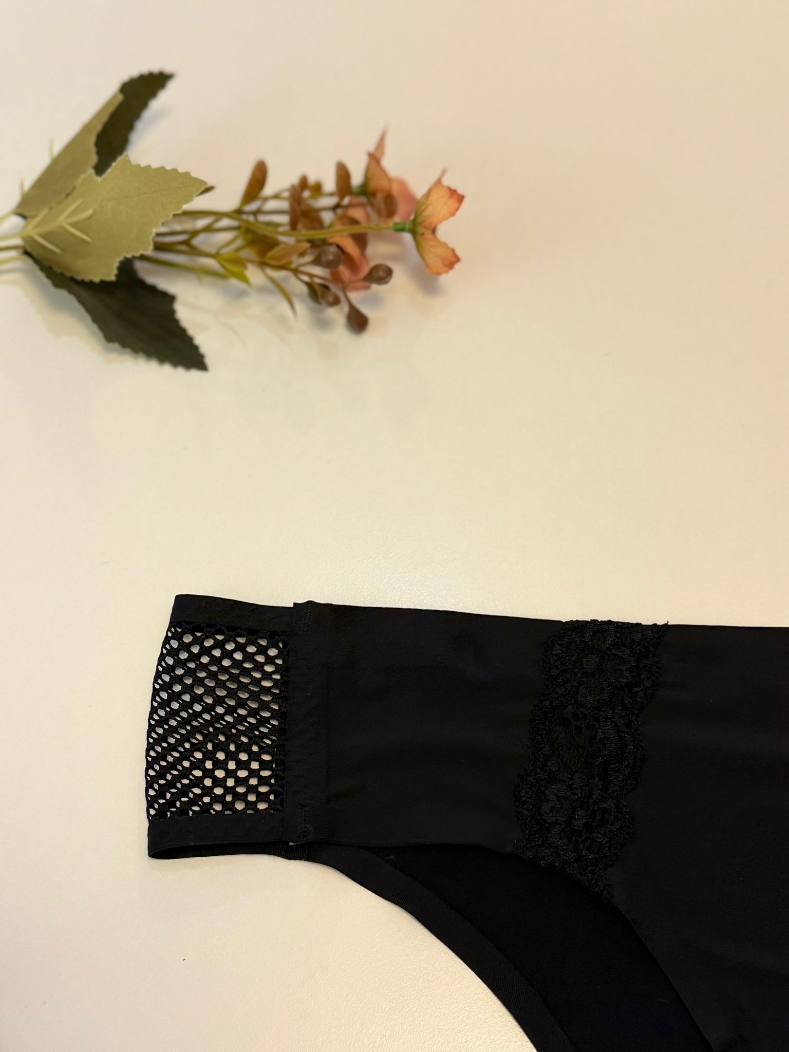 Dantelli Lazer Kesim Külot - Hafif Rahatlık - Görsel 2